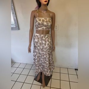 SHOWPO SIZE 2 US TWO PIECE FLORAL CROP & SKIRT COMBO